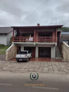 Casa com 3 Quartos para alugar, 222m² no Torres, Torres