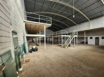 Galpão/Depósito/Armazém à venda, 850m² no Jardim Satélite, São José dos Campos