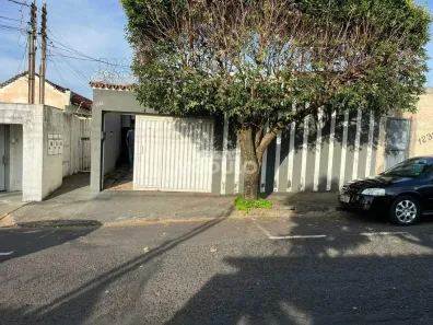 Prédio Comercial com 3 Quartos para alugar, 200m² no Nossa Senhora Aparecida, Uberlândia