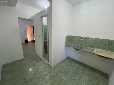 Casa com 1 Quarto para alugar, 40m² no Granja Portugal, Fortaleza