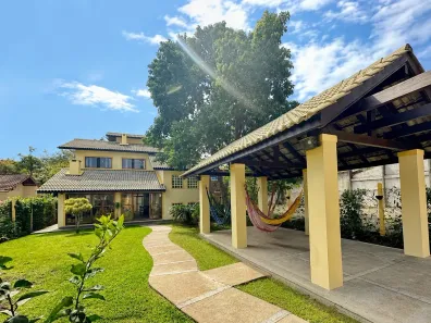 Casa com 4 Quartos para alugar, 214m² no Barra da Lagoa, Florianópolis