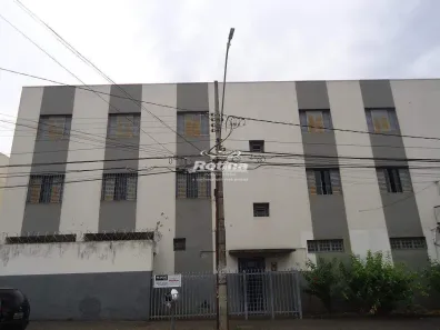 Apartamento com 3 Quartos para alugar, 100m² no Tibery, Uberlândia