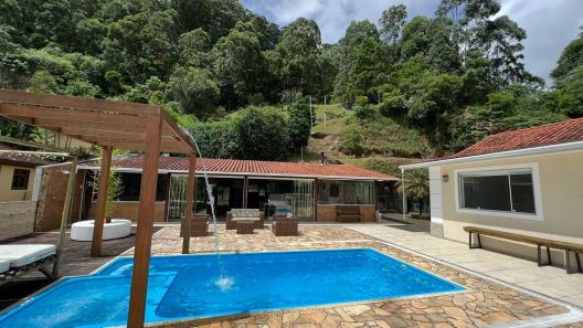 Casa com 4 Quartos à venda, 750m² no Cônego, Nova Friburgo