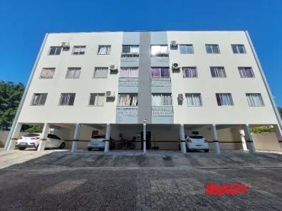 Apartamento com 3 Quartos para alugar, 80m² no Roçado, São José