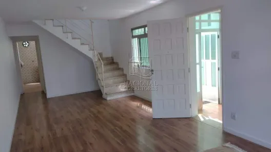 Sobrado com 4 Quartos à venda, 172m² no Parque Jaçatuba, Santo André