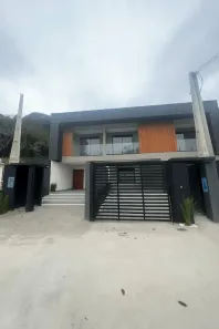 Sobrado com 3 Quartos à venda, 165m² no Anita Garibaldi, Joinville