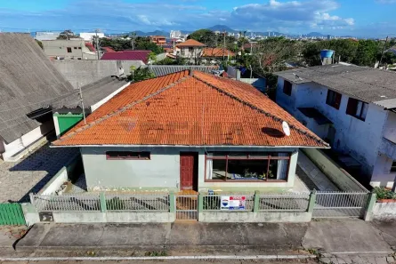 Casa com 4 Quartos à venda, 197m² no Meia Praia, Navegantes