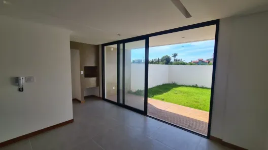 Casa com 3 Quartos à venda, 145m² no Campeche, Florianópolis