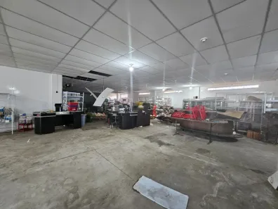 Prédio Comercial para alugar, 900m² no Parque Califórnia, Campos dos Goytacazes