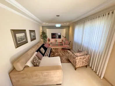 Casa com 3 Quartos à venda, 186m² no Jardim Higienópolis, Maringá