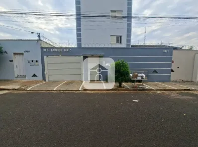 Apartamento com 2 Quartos para alugar, 49m² no Nossa Senhora das Graças, Uberlândia