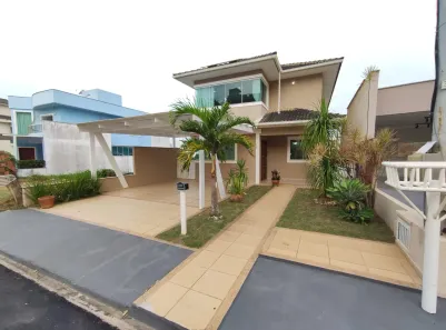 Casa com 4 Quartos para venda ou aluguel, 300m² no Lagoa, Macaé