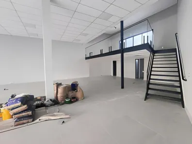 Galpão/Depósito/Armazém à venda, 360m² no Parque Erasmo Assunção, Santo André