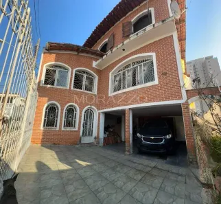Sobrado com 4 Quartos à venda, 410m² no Centro, Jacareí