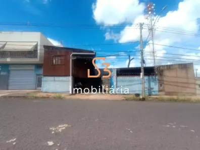 Galpão/Depósito/Armazém para alugar, 700m² no Brasil, Uberlândia