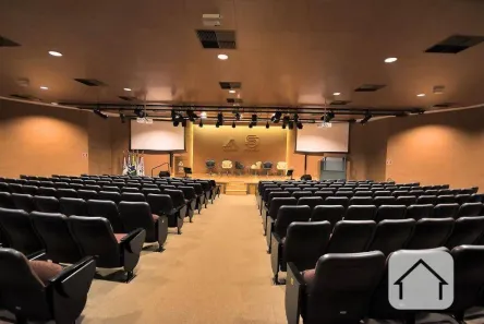 Prédio Comercial para alugar, 4504m² no Luz, São Paulo
