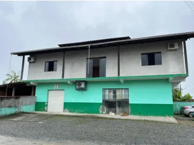 Sobrado com 4 Quartos à venda, 420m² no Morro do Meio, Joinville