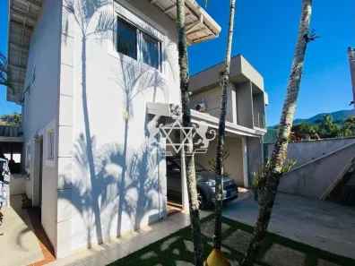 Sobrado com 3 Quartos à venda, 210m² no Balneário Copacabana, Caraguatatuba