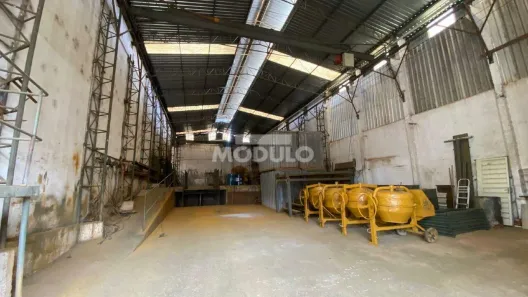 Galpão/Depósito/Armazém para alugar, 400m² no Tibery, Uberlândia