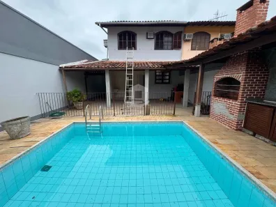 Casa com 3 Quartos à venda, 190m² no Piratininga, Niterói