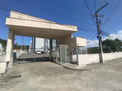 Apartamento com 2 Quartos para alugar, 51m² no São Sebastião, Palhoça