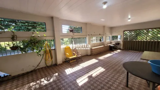 Casa com 5 Quartos à venda, 190m² no Conjunto Alvorada, Uberlândia