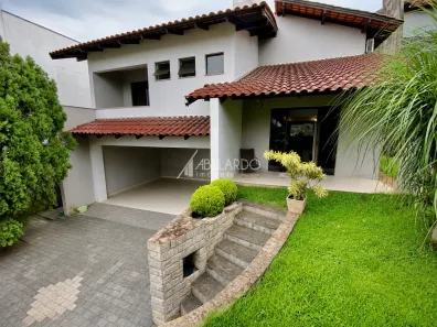 Casa com 3 Quartos para alugar, 185m² no Água Verde, Blumenau