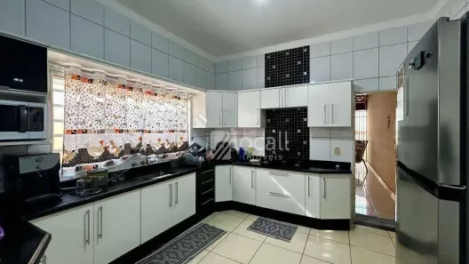 Casa com 3 Quartos à venda, 280m² no Vila Romana, São José do Rio Preto
