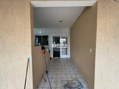Casa com 3 Quartos à venda, 130m² no Planalto, Uberlândia