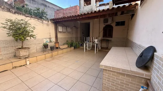 Casa com 4 Quartos à venda, 130m² no Parque Pecuária, Campos dos Goytacazes