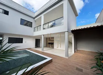 Casa com 6 Quartos à venda, 552m² no Morada de Laranjeiras, Serra