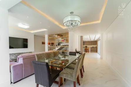Casa com 4 Quartos à venda, 245m² no Campo Comprido, Curitiba