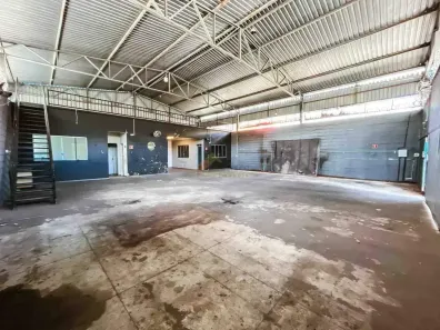 Galpão/Depósito/Armazém para alugar, 350m² no Catalão, Divinópolis