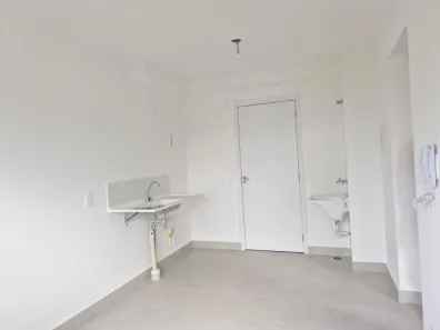 Apartamento com 2 Quartos para alugar, 32m² no Vila das Bandeiras, Guarulhos