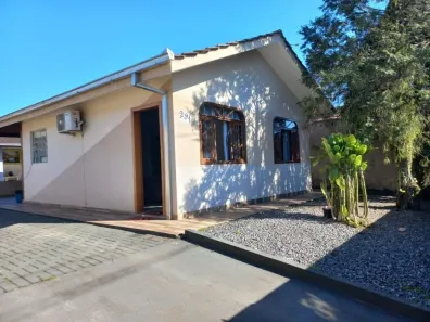 Casa com 3 Quartos à venda, 115m² no Morro do Meio, Joinville