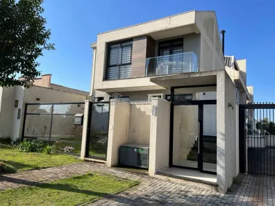 Sobrado com 4 Quartos à venda, 203m² no Boqueirão, Curitiba