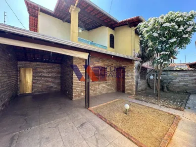 Casa com 4 Quartos à venda, 196m² no Ingá, Betim