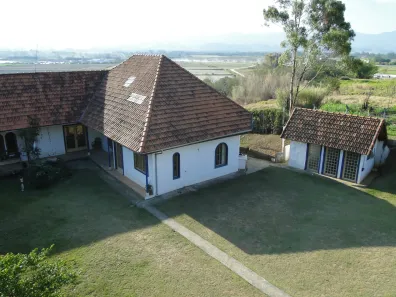 Fazenda/Sítio com 4 Quartos à venda, 1800m² no Quiririm, Taubaté