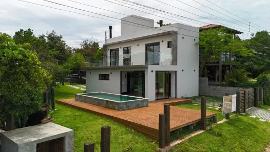 Casa com 3 Quartos à venda, 120m² no Ibiraquera, Imbituba