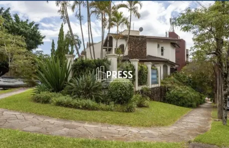 Casa à venda, 248m² no Chácara das Pedras, Porto Alegre