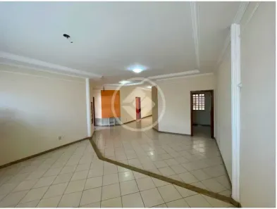 Casa com 4 Quartos à venda, 200m² no Jardim Karaíba, Uberlândia