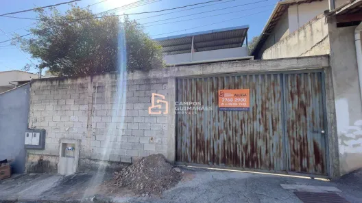 Casa com 3 Quartos para alugar, 120m² no Chácaras Cotia, Contagem