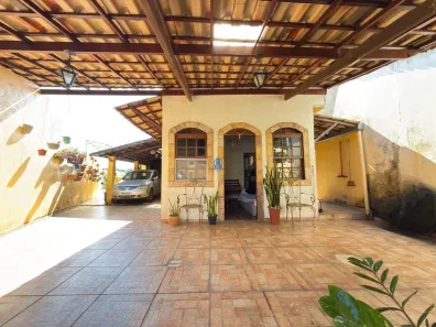 Casa com 2 Quartos à venda, 163m² no Maria Goretti, Belo Horizonte