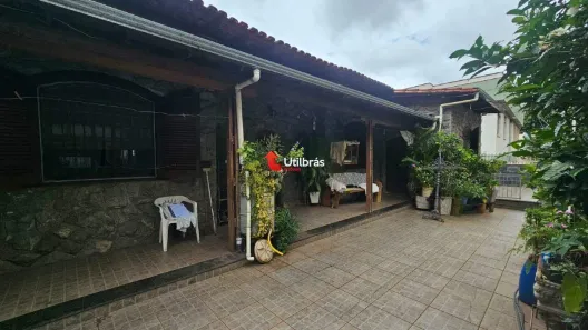 Casa com 5 Quartos à venda, 316m² no Sagrada Família, Belo Horizonte