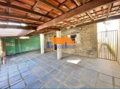Casa com 6 Quartos à venda, 235m² no Santa Cruz, Belo Horizonte