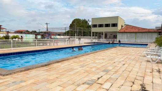 Apartamento com 2 Quartos para alugar, 50m² no Alto do Calhau, São Luís