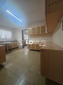 com 3 Quartos para venda ou aluguel, 300m² no Vila Valparaíso, Santo André