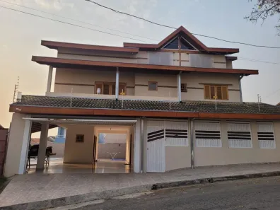 Sobrado com 3 Quartos à venda, 375m² no Jardim Terras de São João, Jacareí