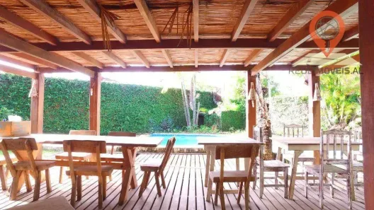 Casa com 6 Quartos para alugar, 330m² no Guaxuma, Maceió