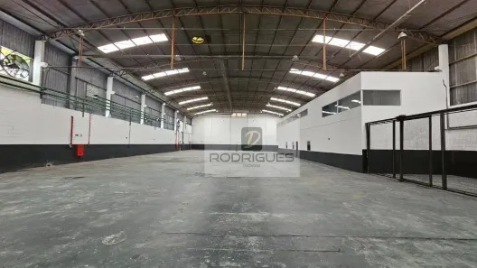 Galpão/Depósito/Armazém para alugar, 1800m² no Serraria, Diadema